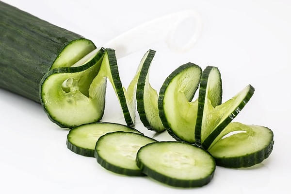 thai cucumber salad (600x399)